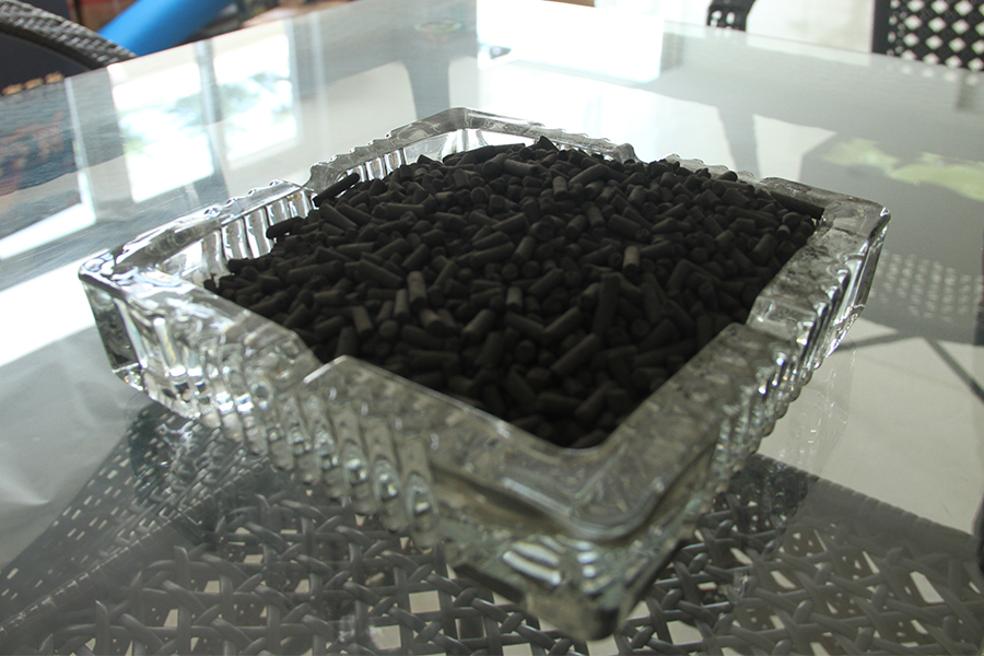 Odtleniacz palladu na węglu