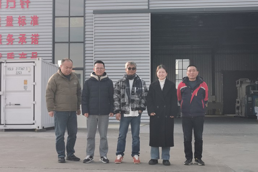 Klient z Wybrzeża Kości Słoniowej dokonał inspekcji fabryki i na miejscu podpisał umowę na kontenerowy generator tlenu