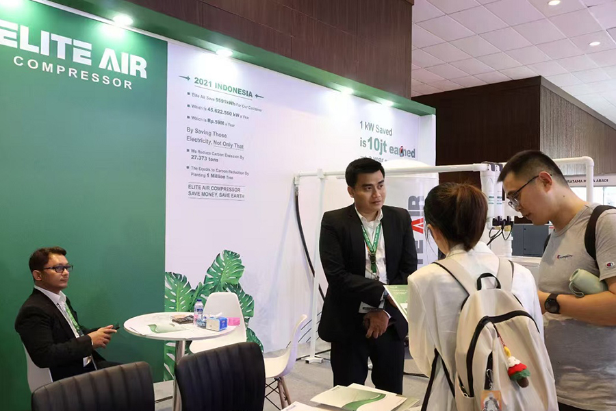 Menedżer ds. handlu zagranicznego Jiangsu Luoming odwiedził wystawę Manufacturing Indonesia